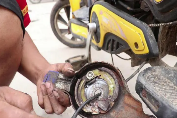 咸阳市电动车刹车故障